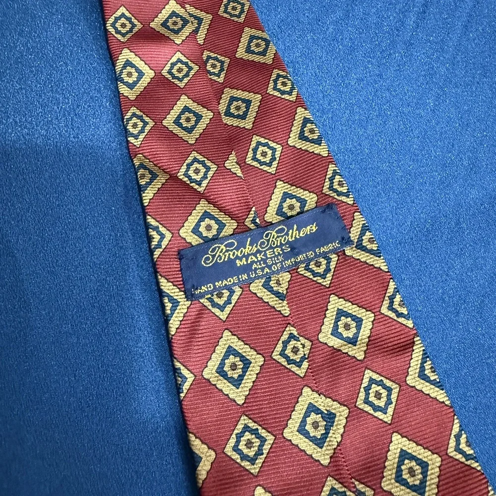 Brooks Brothers Makers Mens Silk Tie Red Gold Blue Geometric Made USA